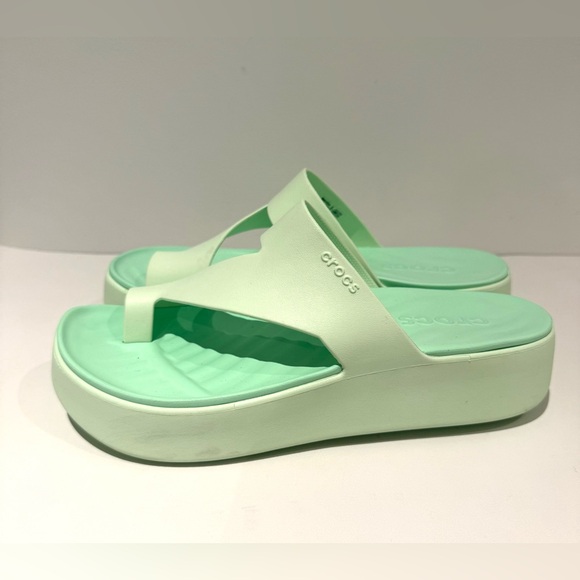 CROCS Women’s Getaway Mint Green Platform Toe Loop Slide Sandals Flip Flops W9 - Picture 5 of 9